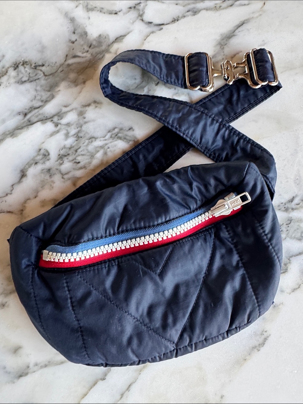 VTG Obermeyer Navy Quilted Kids Crossbody Bag with Red & White Trim 32”